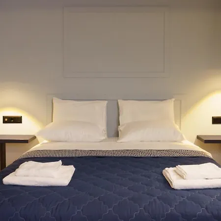 Daire Sani Deluxe Home- Monastiraki Square - Brand New Atina